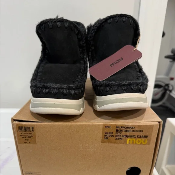 Mou Shoes New With Tags Mou Black Eskimo Trainers With Chain